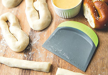Fox Run Dough and Bowl Scraper, 4.75" Flat Edge Bench Scraper, Green | Durable & Dishwasher Safe Nylong & Silicone Bench Scraper | Easily Scrape Dough, Scrape Bowls & Cut Dough | Baking Gadget - style: Flat Edge Scraper
