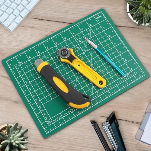 DIYSELF 8in×6in Cutting Mat, A5 Cutting Mat for Sewing, Fabric Craft Mat - color: Green, size: 8"L x 6"W