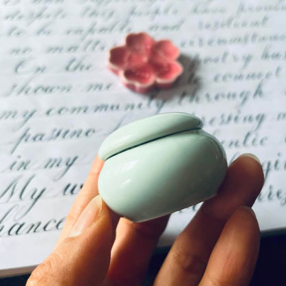 Ceramic Inkwell Set with Cute Cat Pen Rest - Calligraphy Ink Pot and Silicon Dinky Dip Holder for Dip Pens Portable Travel Inkwell Set for Calligraphy Glass Dropper Bottle