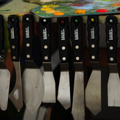Liquitex Professional Freestyle Large Scale Knives 4-Piece Ring Set | Rustproof Stainless Steel Knife Blades, Non-Slip Ergonomic Handles for Grip, Riveted Handles for Durability