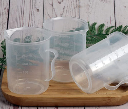 2 Pieces Plastic Measuring Cups with Handle Clear Measuring Cup Plastic Beaker Cups Plastic Graduated Cup Multipurpose Mixing Cups for Kitchen Experiment Mixing Paint Epoxy Resin, 250ml-300ml