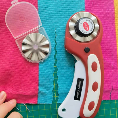 45mm Pinking Rotary Cutter Blades, Wavy Replacement Blade, Rotary Blades Refill 45mm,Fits Fiskars,OLFA,Martelli,Dremel,Truecut,DAFA,Paper Cutting Blades Refill for Quilting Scrapbooking Sewing,5 Pack - color: Silver Wavy (45mm 5pcs)